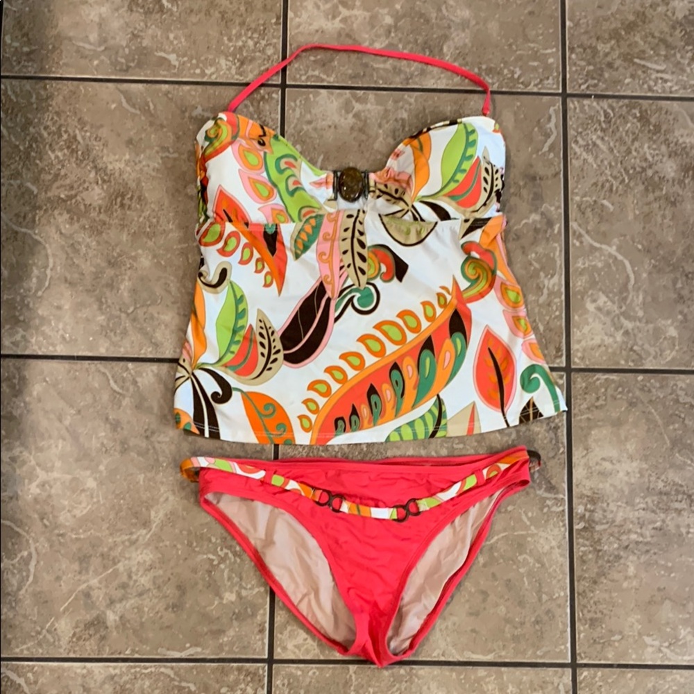 Woman’s Colorful Swim Set
